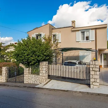 Apartment Luxury Rebeka